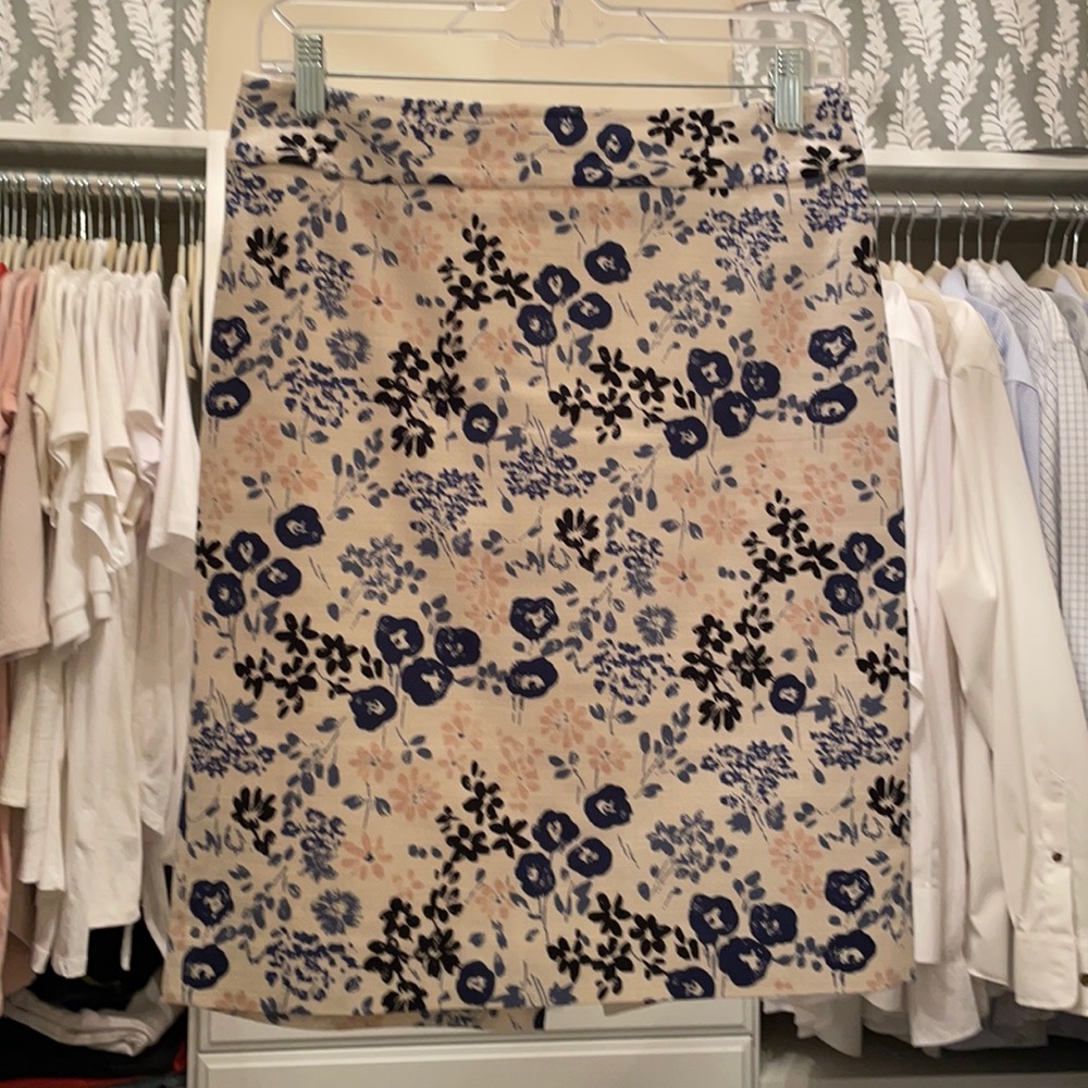 Ann Taylor Pencil skirt floral print